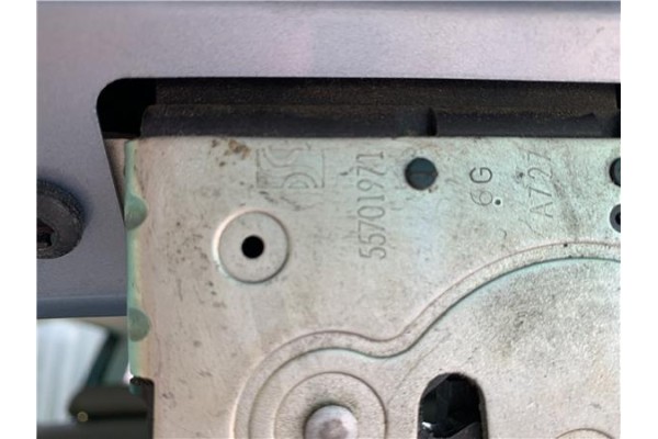 Recambio de cierre electromagnetico porton para opel corsa d 1.2 referencia OEM IAM 55701971  