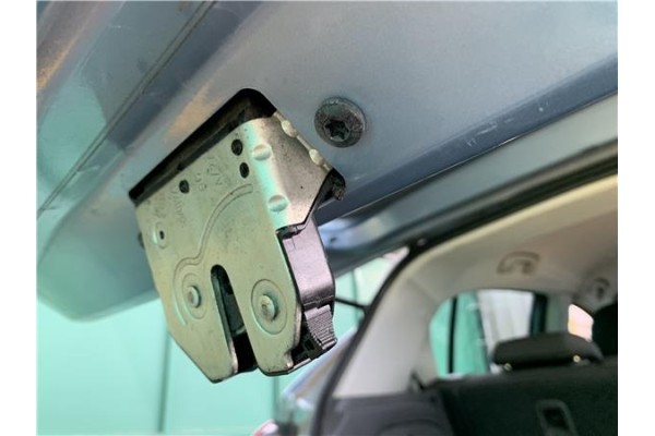 Recambio de cierre electromagnetico porton para opel corsa d 1.2 referencia OEM IAM 55701971  