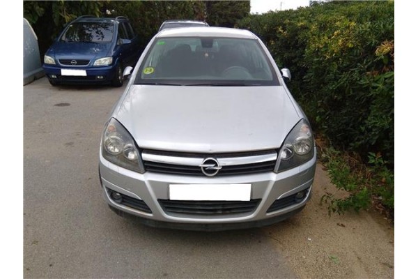 opel astra h berlina (2004) del año 