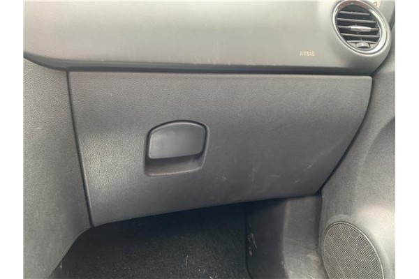Recambio de guantera salpicadero para opel corsa d 1.2 referencia OEM IAM 13205097  