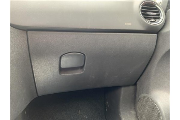 Recambio de guantera salpicadero para opel corsa d 1.2 referencia OEM IAM 13205097  