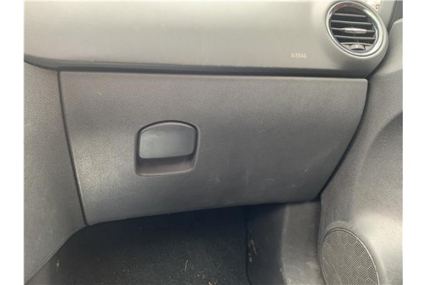 Recambio de guantera salpicadero para opel corsa d 1.2 referencia OEM IAM 13205097  