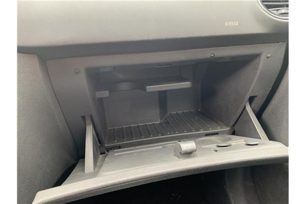 Recambio de guantera salpicadero para opel corsa d 1.2 referencia OEM IAM 13205097  
