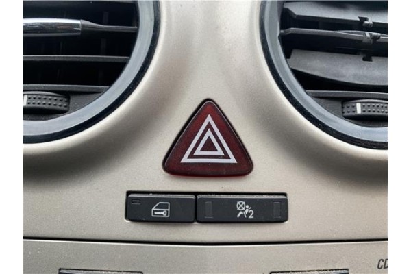Recambio de interruptor luces emergencia para opel corsa d 1.2 referencia OEM IAM 13189529  