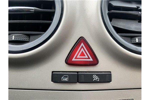 Recambio de interruptor luces emergencia para opel corsa d 1.2 referencia OEM IAM 13189529  