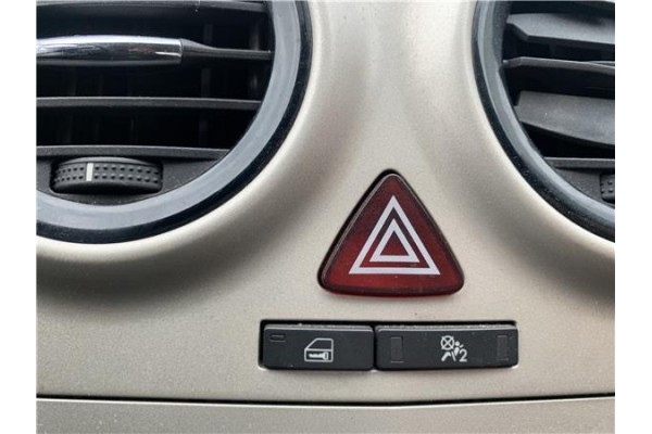 Recambio de interruptor luces emergencia para opel corsa d 1.2 referencia OEM IAM 13189529  