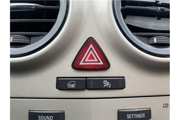 Recambio de interruptor luces emergencia para opel corsa d 1.2 referencia OEM IAM 13189529  