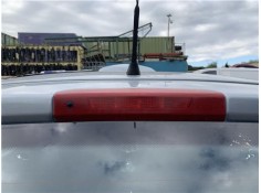 Recambio de luz central de freno para opel corsa d 1.2 referencia OEM IAM 13188045  