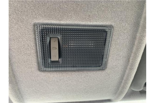 Recambio de luz delantero central techo para opel corsa d 1.2 referencia OEM IAM 13126729  