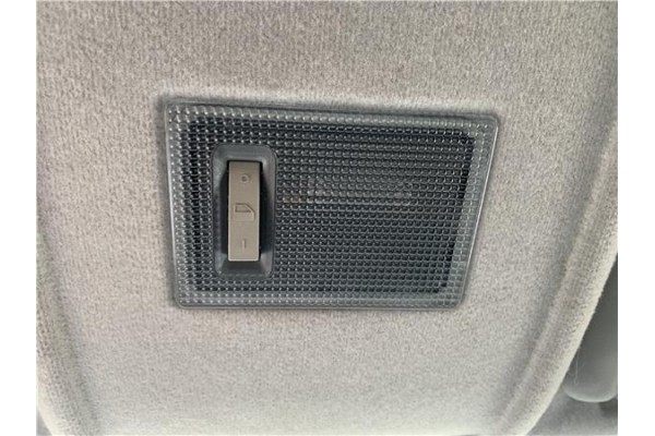 Recambio de luz delantero central techo para opel corsa d 1.2 referencia OEM IAM 13126729  