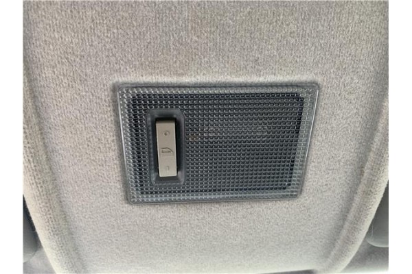 Recambio de luz delantero central techo para opel corsa d 1.2 referencia OEM IAM 13126729  