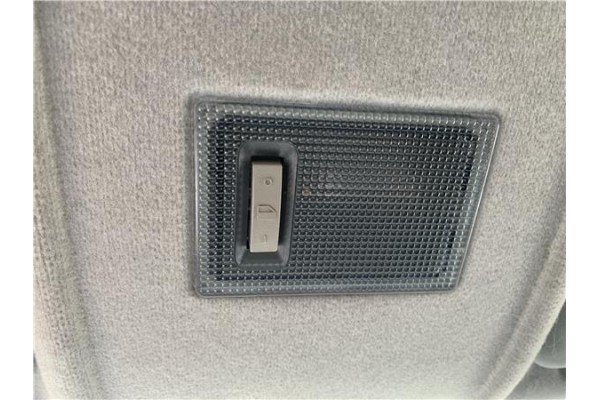 Recambio de luz delantero central techo para opel corsa d 1.2 referencia OEM IAM 13126729  