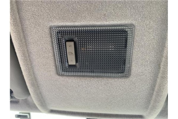 Recambio de luz delantero central techo para opel corsa d 1.2 referencia OEM IAM 13126729  