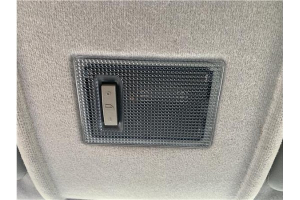 Recambio de luz delantero central techo para opel corsa d 1.2 referencia OEM IAM 13126729  