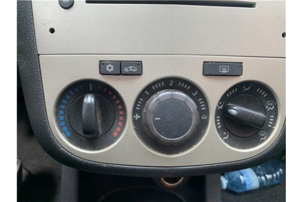 Recambio de mandos climatizador para opel corsa d 1.2 referencia OEM IAM 13330680  