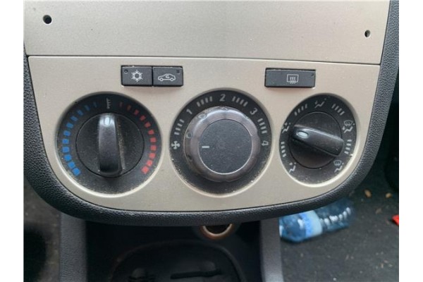 Recambio de mandos climatizador para opel corsa d 1.2 referencia OEM IAM 13330680  