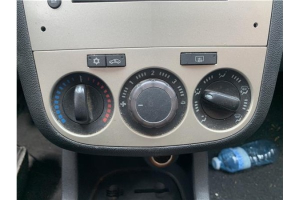 Recambio de mandos climatizador para opel corsa d 1.2 referencia OEM IAM 13330680  