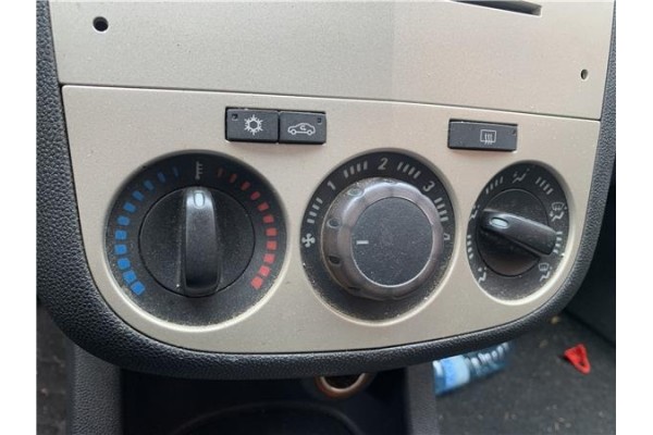 Recambio de mandos climatizador para opel corsa d 1.2 referencia OEM IAM 13330680  
