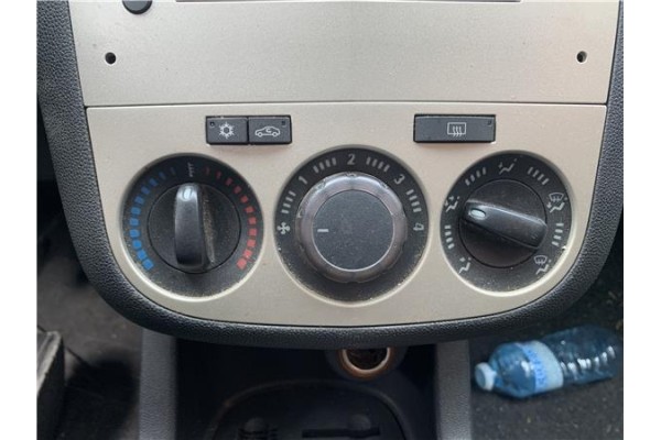 Recambio de mandos climatizador para opel corsa d 1.2 referencia OEM IAM 13330680  