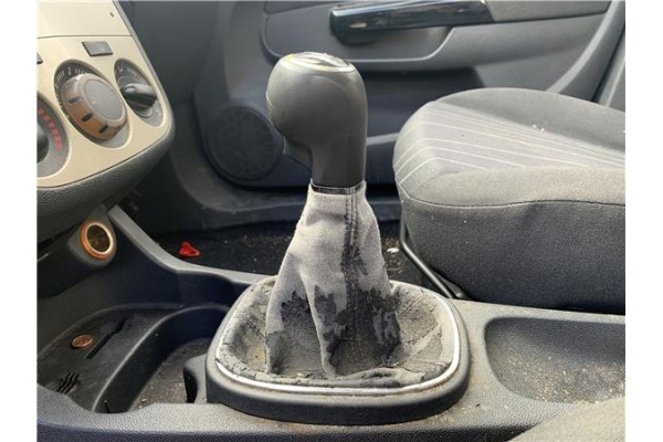 Recambio de palanca de cambio para opel corsa d 1.2 referencia OEM IAM 93189924 55559132 