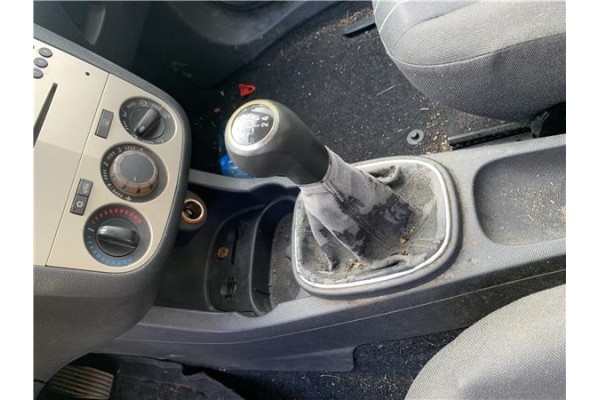Recambio de palanca de cambio para opel corsa d 1.2 referencia OEM IAM 93189924 55559132 