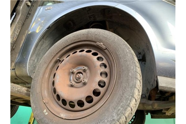 Recambio de pase rueda delantero derecho para opel corsa d 1.2 referencia OEM IAM 13187355 6101354 