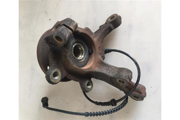 Recambio de mangueta delantero izquierda para renault twingo ii 1.2 authentique referencia OEM IAM 8200663590  