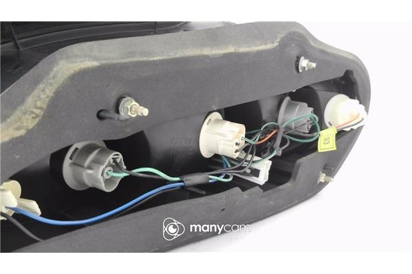 Recambio de piloto trasero izquierdo para hyundai lantra berlina (rd) 1.6 i referencia OEM IAM 9240129520  