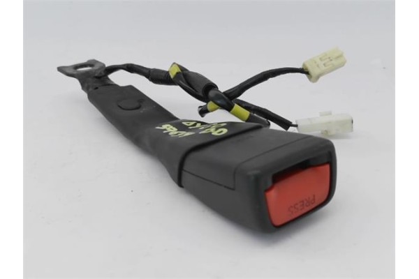 Recambio de anclaje cinturon delantero derecho para toyota aygo (kgb/wnb) 1.0 básico referencia OEM IAM   