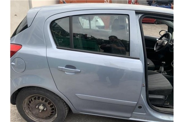 Recambio de puerta trasero derecha para opel corsa d 1.2 referencia OEM IAM 93189341 124356 