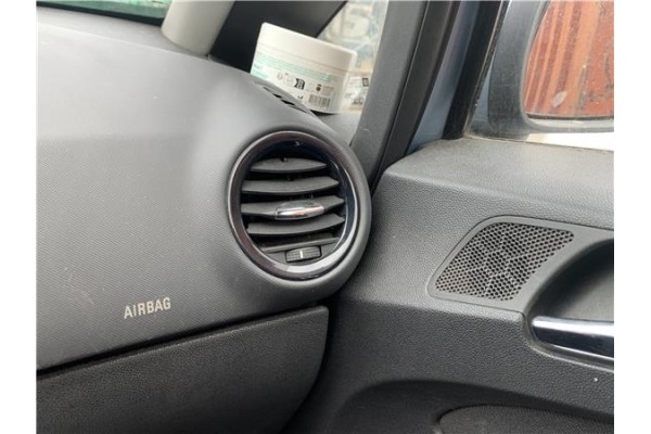 Recambio de rejilla entrada de aire para opel corsa d 1.2 referencia OEM IAM 1814707 13232297 