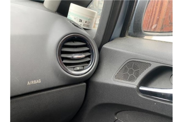 Recambio de rejilla entrada de aire para opel corsa d 1.2 referencia OEM IAM 1814707 13232297 