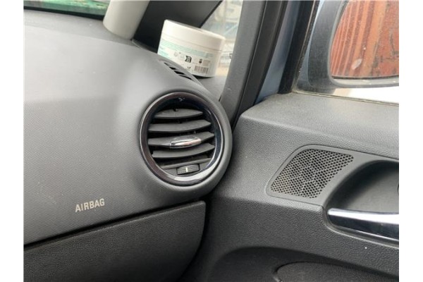 Recambio de rejilla entrada de aire para opel corsa d 1.2 referencia OEM IAM 1814707 13232297 