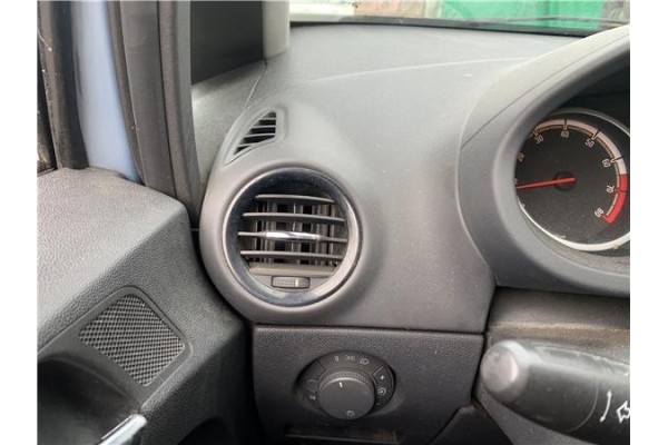 Recambio de rejilla entrada de aire para opel corsa d 1.2 referencia OEM IAM 13232297 1814707 