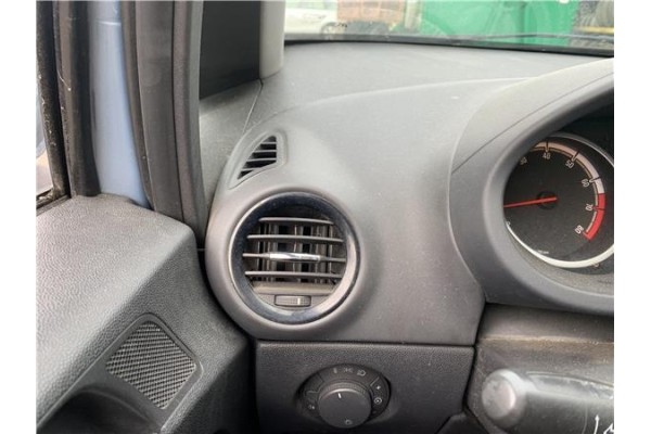 Recambio de rejilla entrada de aire para opel corsa d 1.2 referencia OEM IAM 13232297 1814707 