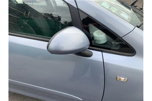 Recambio de retrovisor electrico derecho para opel corsa d 1.2 referencia OEM IAM 13187618 6428248 