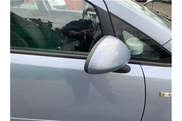 Recambio de retrovisor electrico derecho para opel corsa d 1.2 referencia OEM IAM 13187618 6428248 