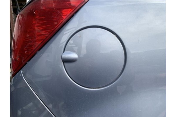 Recambio de tapa exterior combustible para opel corsa d 1.2 referencia OEM IAM 13183307 8210171 