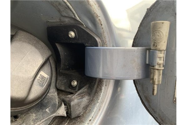 Recambio de tapa exterior combustible para opel corsa d 1.2 referencia OEM IAM 13183307 8210171 