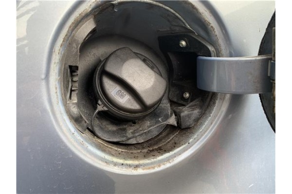 Recambio de tapon combustible para opel corsa d 1.2 referencia OEM IAM 13228892 808136 