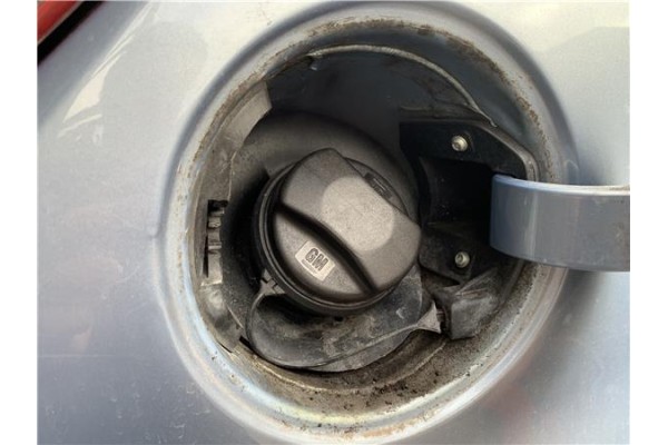 Recambio de tapon combustible para opel corsa d 1.2 referencia OEM IAM 13228892 808136 