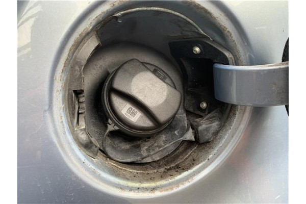 Recambio de tapon combustible para opel corsa d 1.2 referencia OEM IAM 13228892 808136 