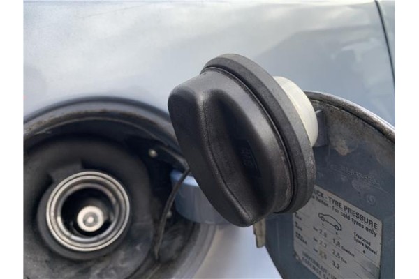 Recambio de tapon combustible para opel corsa d 1.2 referencia OEM IAM 13228892 808136 