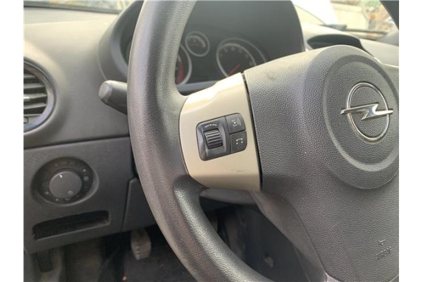 Recambio de volante para opel corsa d 1.2 referencia OEM IAM 13155559 913325 