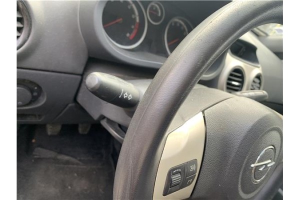 Recambio de volante para opel corsa d 1.2 referencia OEM IAM 13155559 913325 