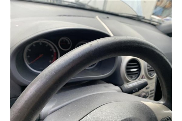 Recambio de volante para opel corsa d 1.2 referencia OEM IAM 13155559 913325 