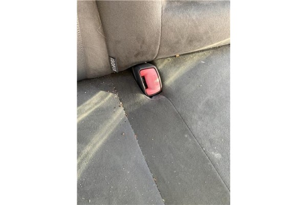 Recambio de anclaje cinturon trasero derecho para toyota prius (zvw30) 1.8 hybrid referencia OEM IAM 7338047030B1  