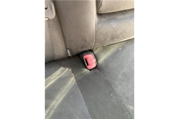 Recambio de anclaje cinturon trasero derecho para toyota prius (zvw30) 1.8 hybrid referencia OEM IAM 7338047030B1  