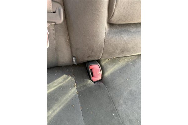 Recambio de anclaje cinturon trasero derecho para toyota prius (zvw30) 1.8 hybrid referencia OEM IAM 7338047030B1  