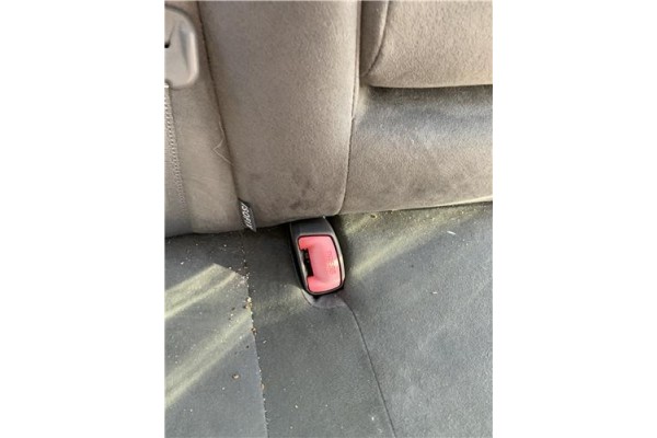 Recambio de anclaje cinturon trasero derecho para toyota prius (zvw30) 1.8 hybrid referencia OEM IAM 7338047030B1  